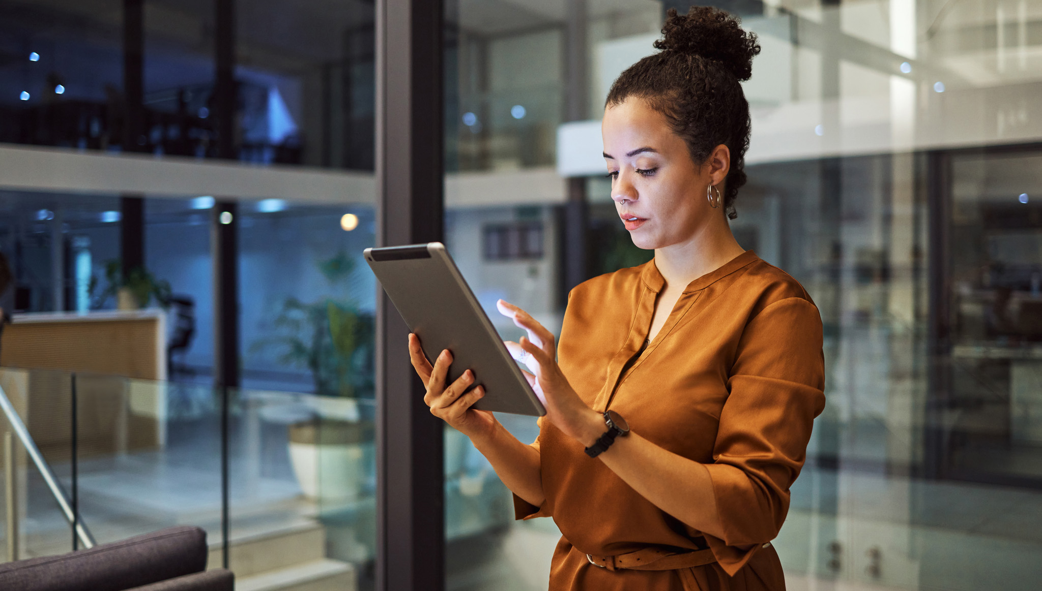 Professional clicking on attorney pay per click ad