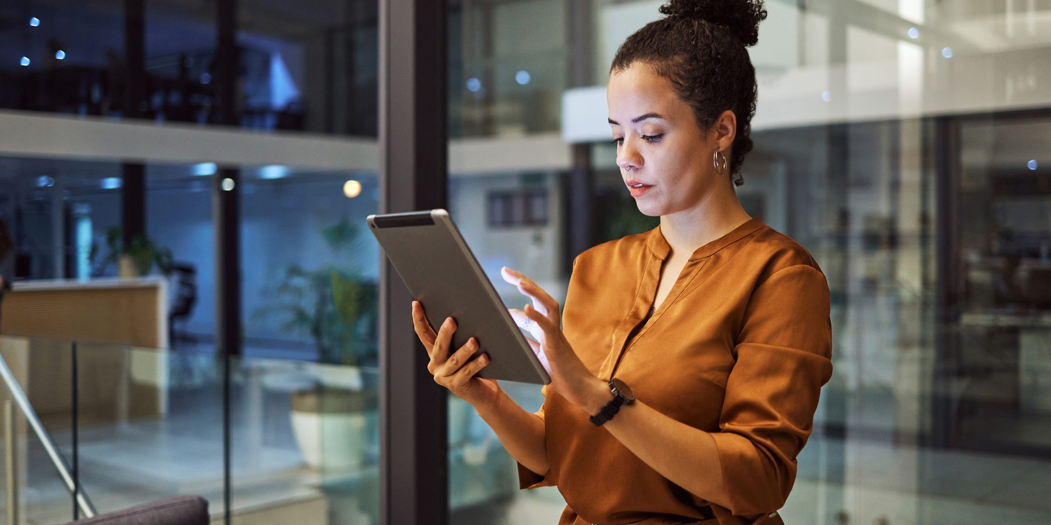 Professional clicking on attorney pay per click ad